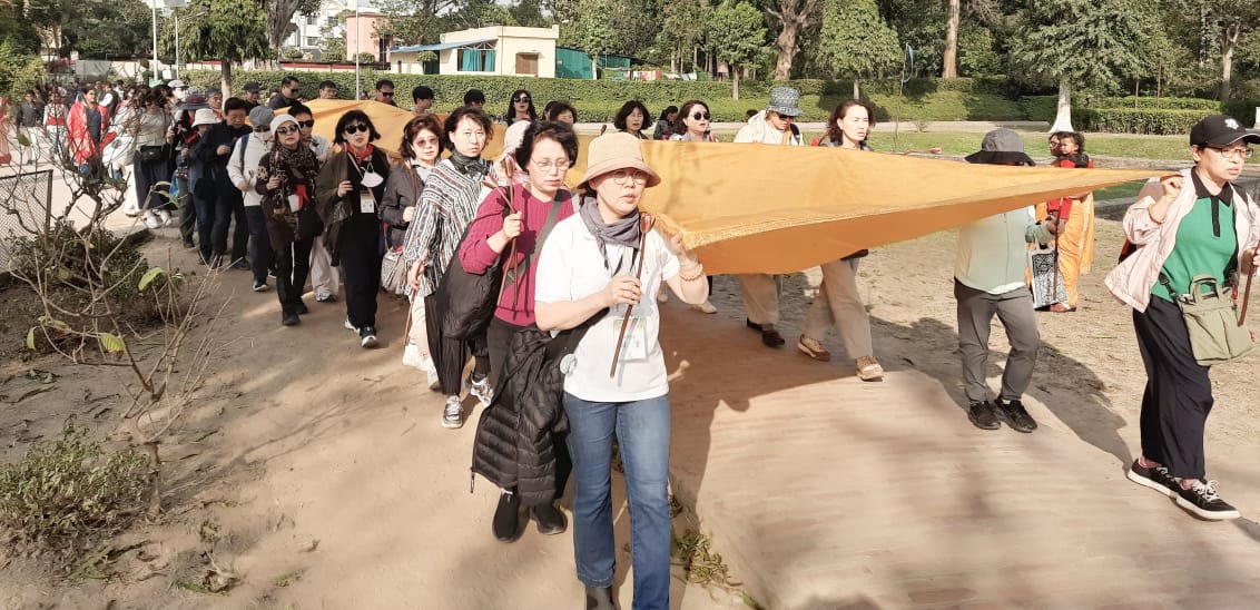 कोरिया व थाइलैंड के पर्यटकों से गुलजार रहा कुशीनगर