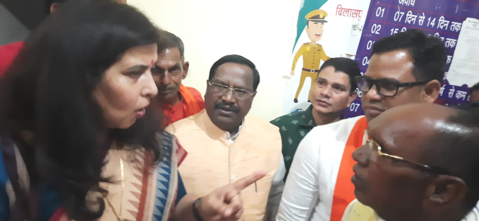 Saroj Pandey reached to listen to the problems