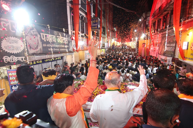 गृह मंत्री अमित शाह ने छिंदवाड़ा में किया रोड-शो, स्वागत के लिए उमड़ा जनसैलाब