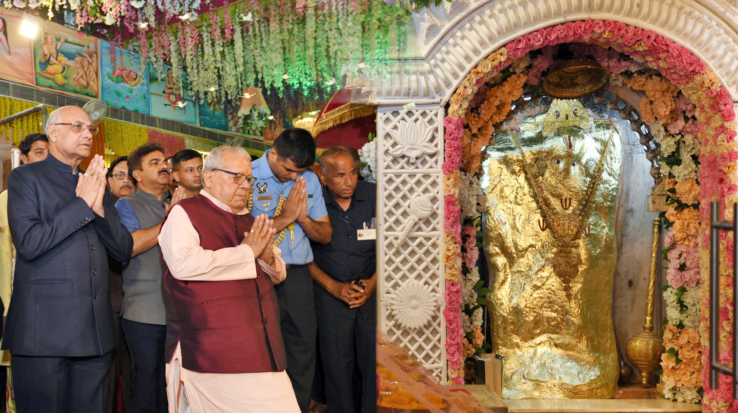 राजस्थान और महाराष्ट्र के राज्यपालों ने मेहंदीपुर बालाजी पहुंचकर की बालाजी की पूजा-अर्चना