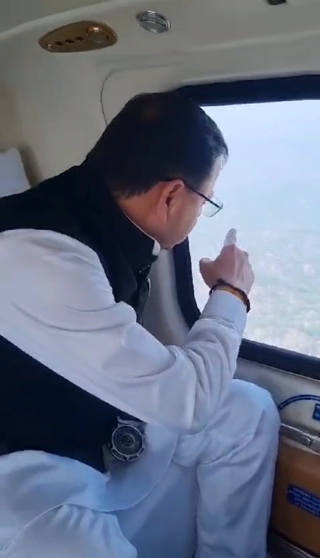 मुख्यमंत्री धामी ने हवाई सर्वेक्षण कर वनाग्नि की घटनाओं का लिया जायजा, बोले- जल्द पा लिया जाएगा काबू