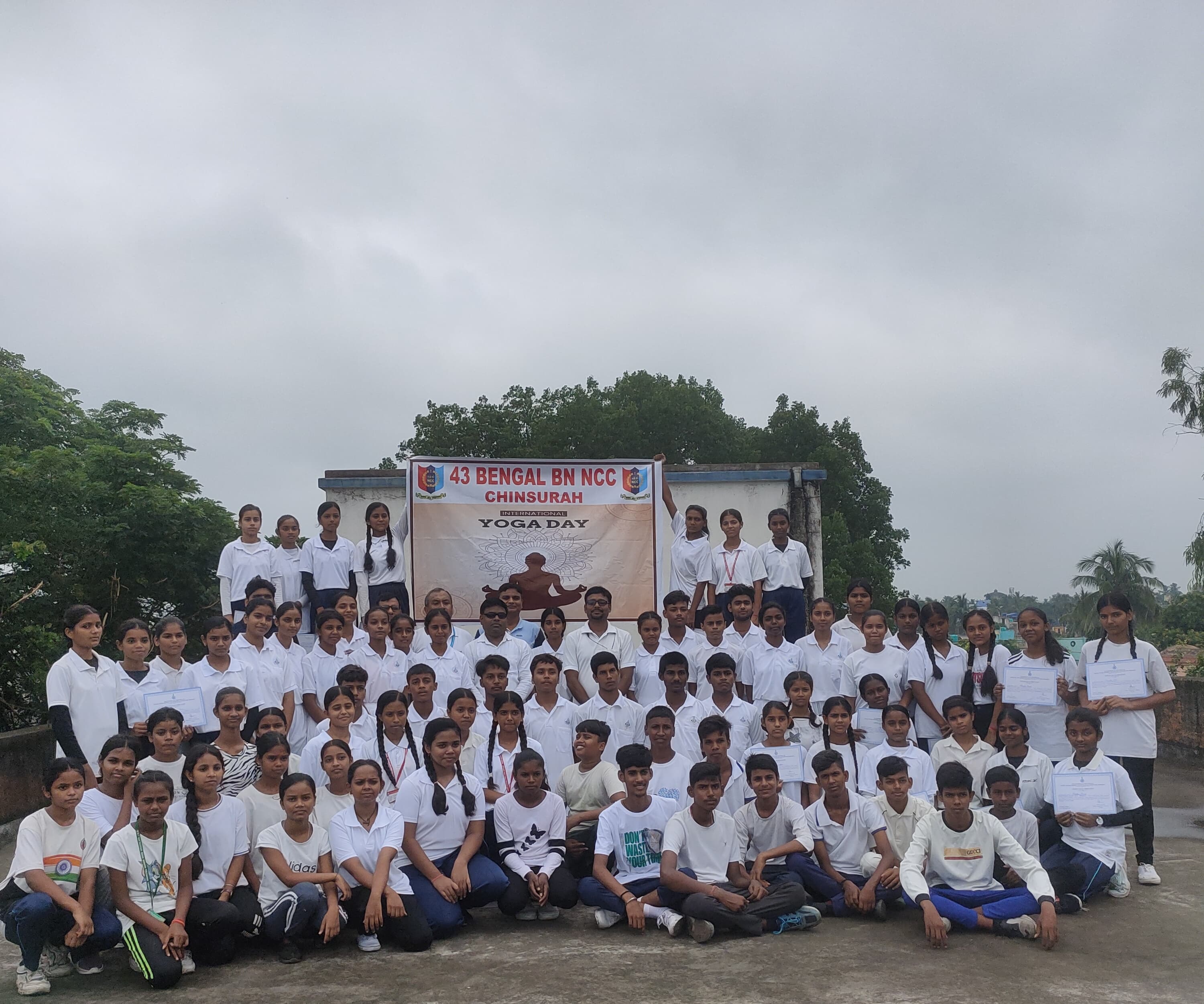 बैन्डेल महात्मा गाँधी हिंदी विद्यालय (उ.मा.) में 10वाँ योग  दिवस मनाया गया
