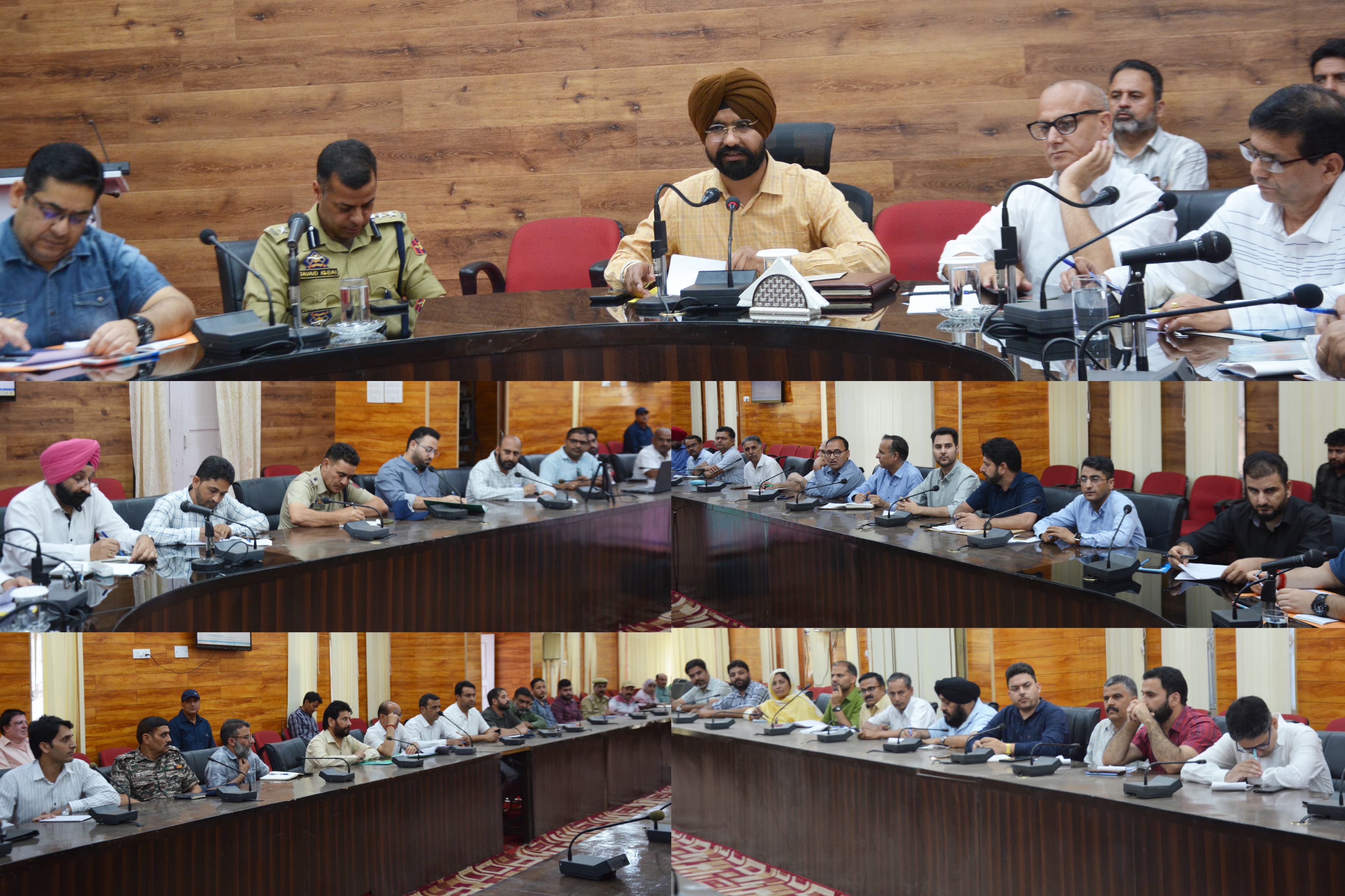 स्वतंत्रता दिवस की तैयारियों पर चर्चा की स्वतंत्रता दिवस की तैयारियों पर चर्चा की