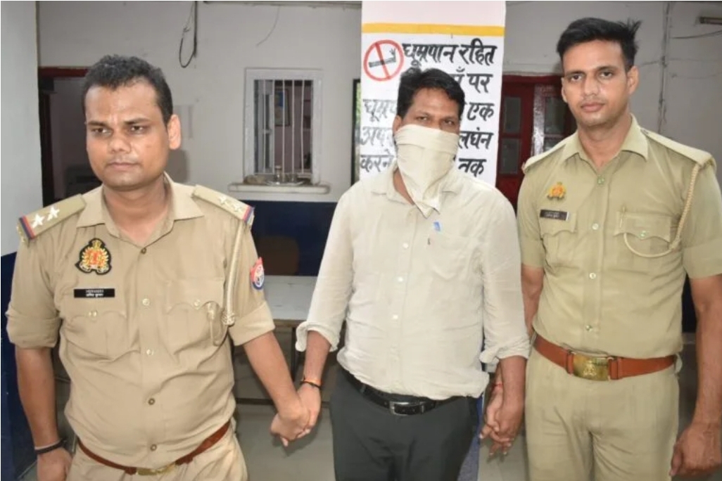 रिश्वत लेते जेई को एन्टी करप्शन टीम ने गिरफ्तार किया रिश्वत लेते जेई को एन्टी करप्शन टीम ने गिरफ्तार किया