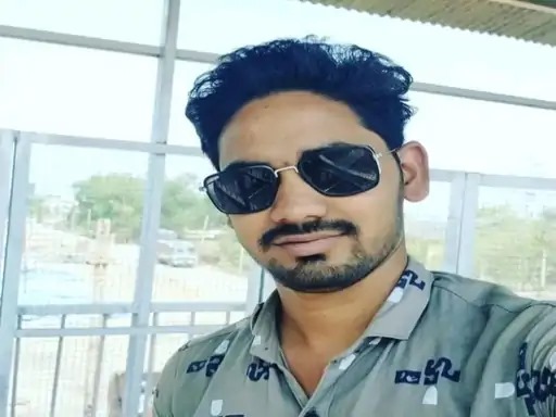 जांजगीर: युवक ने फांसी लगाकर की आत्महत्या, एक दिन पहले पत्नी से मिलकर आया था, कमरे में पंखे से लटका मिला शव जांजगीर: युवक ने फांसी लगाकर की आत्महत्या, एक दिन पहले पत्नी से मिलकर आया था, कमरे में पंखे से लटका मिला शव