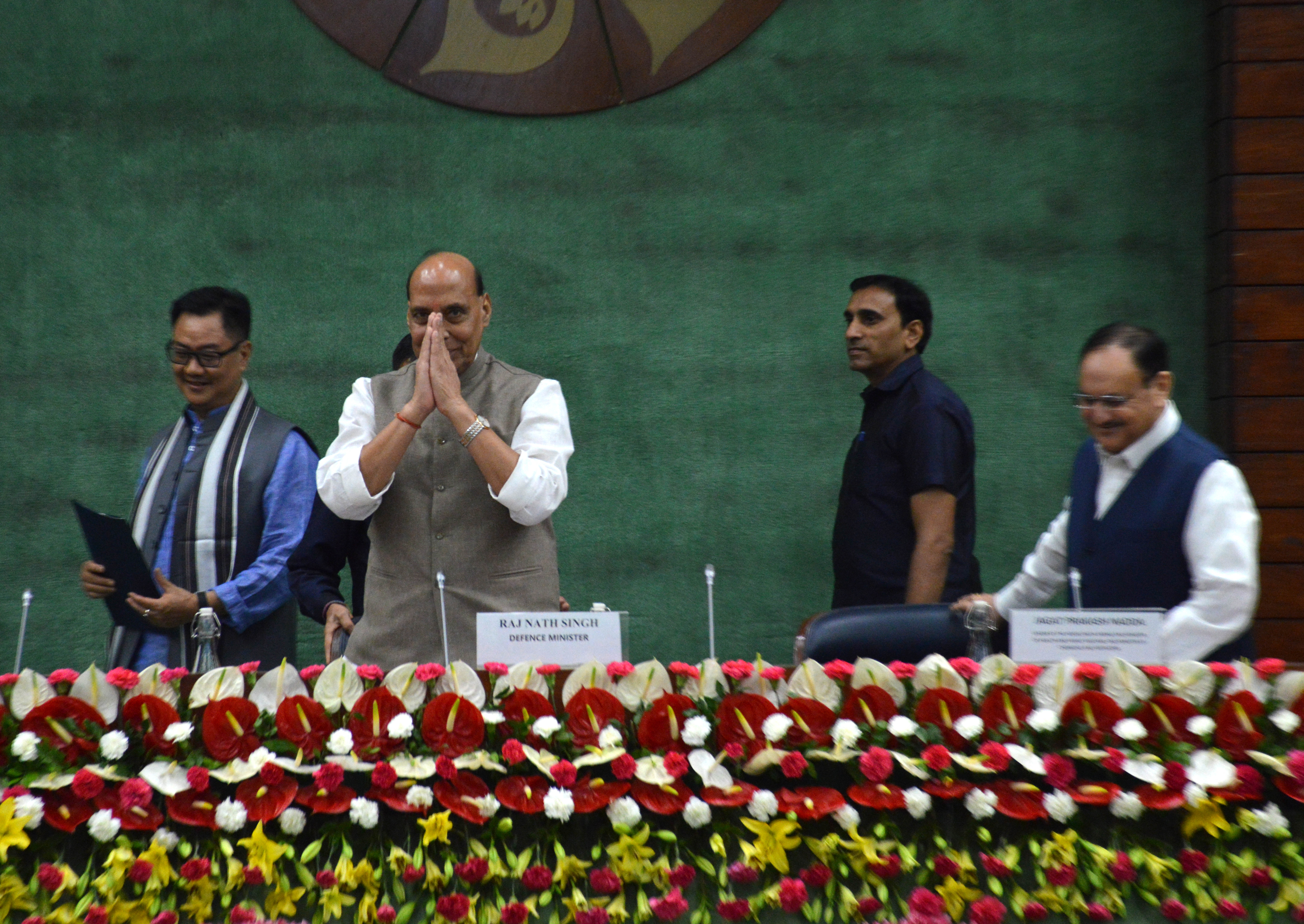 नई दिल्ली में संसद भवन में रविवार को बजट सत्र से पहले सर्वदलीय बैठक के दौरान रक्षा मंत्री राजनाथ सिंह, स्वास्थ्य मंत्री जे पी नड्डा, संसदीय कार्य मंत्री किरेन रिजिजू। नई दिल्ली में संसद भवन में रविवार को बजट सत्र से पहले सर्वदलीय बैठक के दौरान रक्षा मंत्री राजनाथ सिंह, स्वास्थ्य मंत्री जे पी नड्डा, संसदीय कार्य मंत्री किरेन रिजिजू।