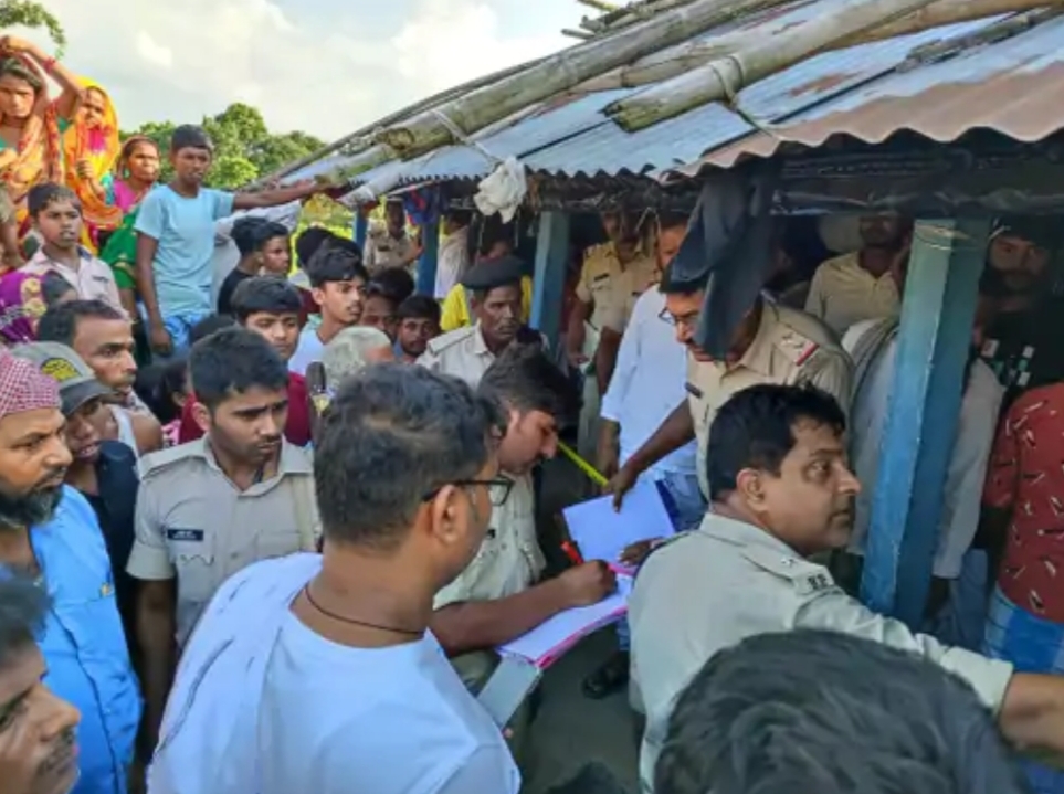 पति ने गला दबाकर की पत्नी की हत्या, पति गिरफ्तार पति ने गला दबाकर की पत्नी की हत्या, पति गिरफ्तार