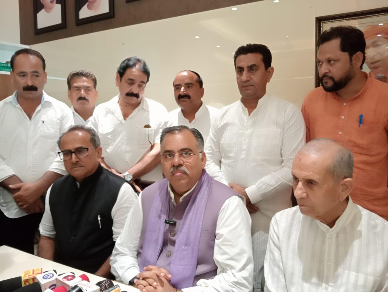 People of Jammu and Kashmir hate Abdullah Mufti and Gandhi Nehru families-Chugh People of Jammu and Kashmir hate Abdullah Mufti and Gandhi Nehru families-Chugh