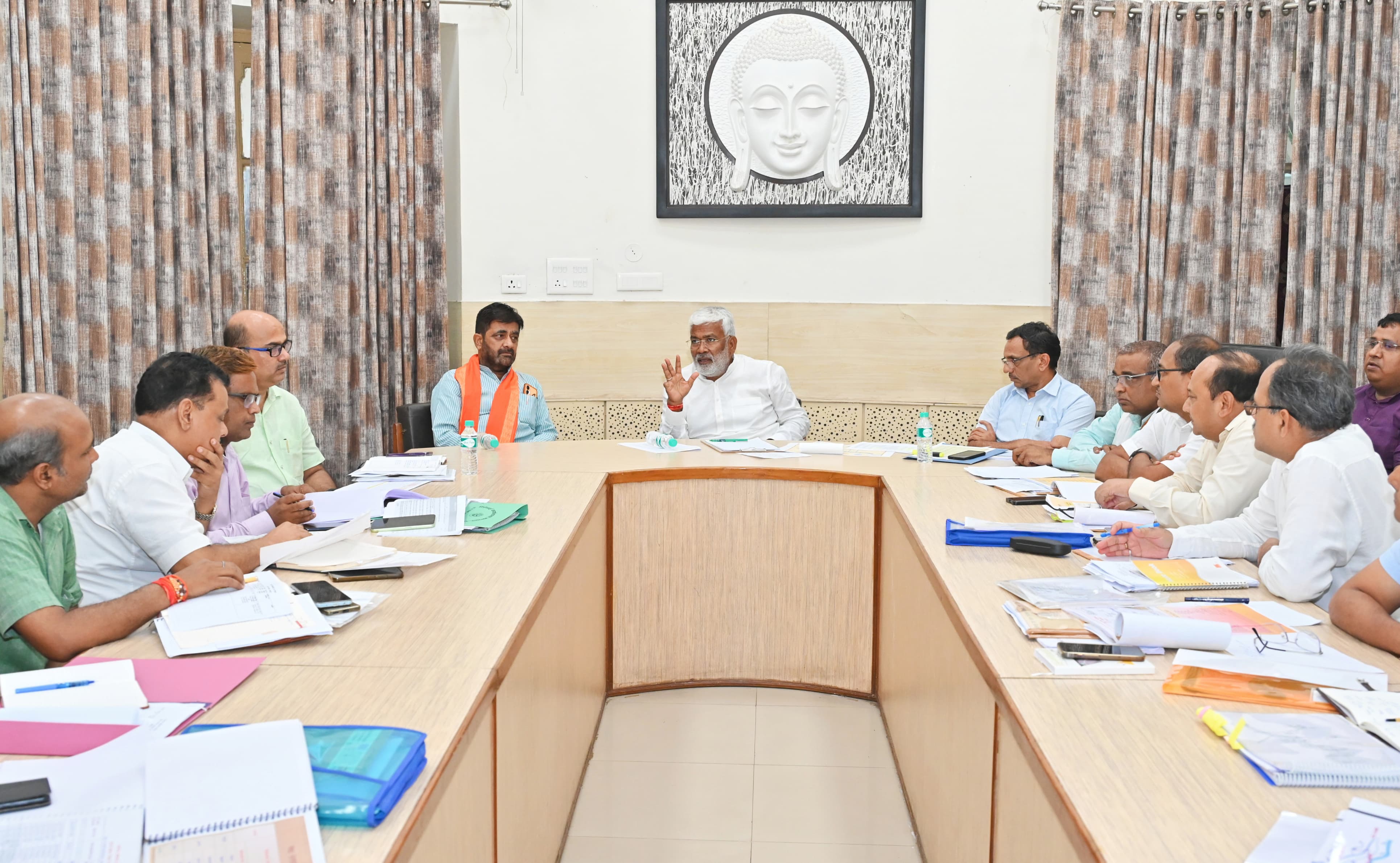रोपाई के लिए किसानों को समय से मिले पर्याप्त पानी : स्वतंत्र देव सिंह रोपाई के लिए किसानों को समय से मिले पर्याप्त पानी : स्वतंत्र देव सिंह