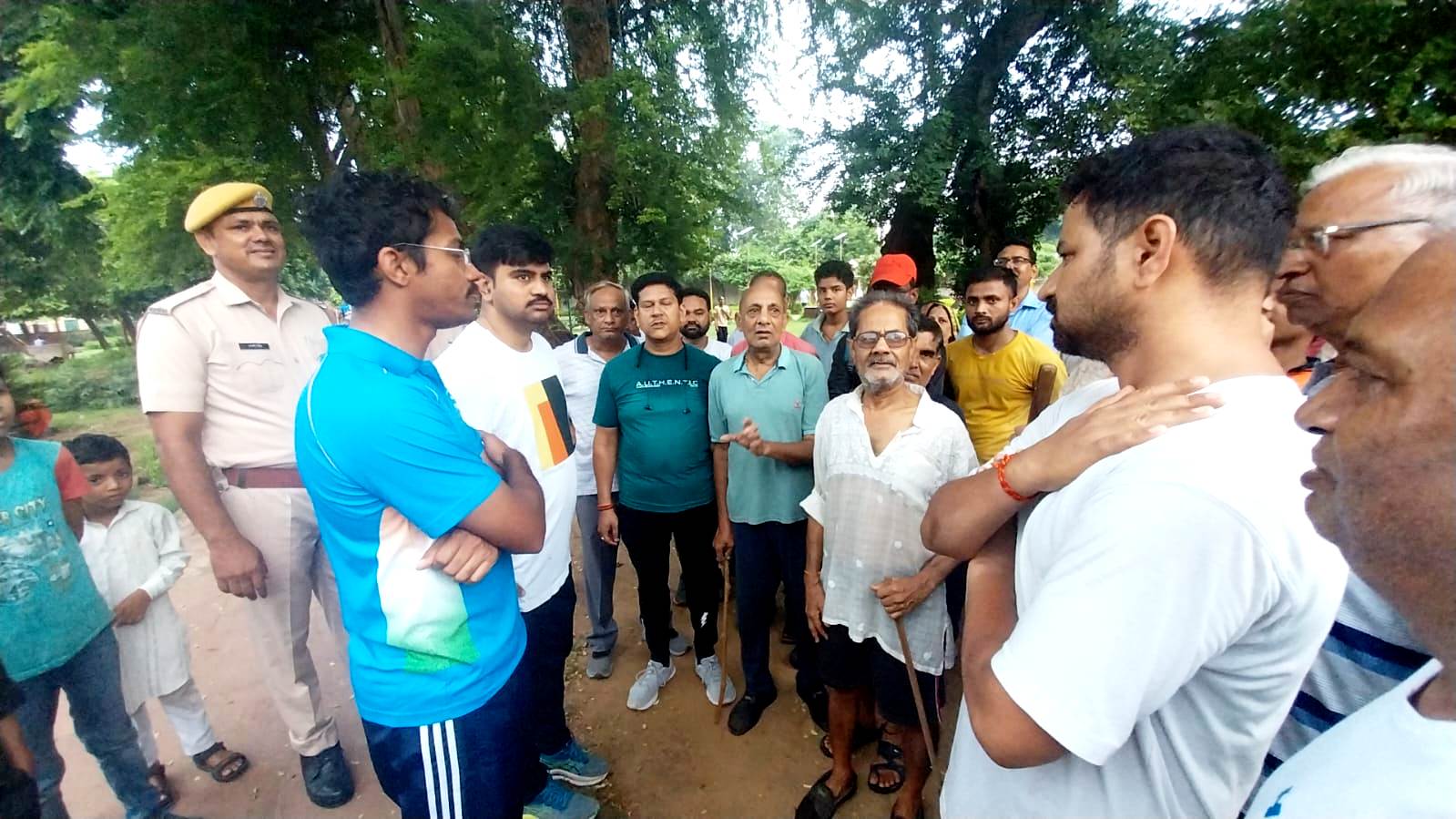 एकीकृत पार्क में हुआ सफाई एवं श्रमदान, स्वच्छ धौलपुर की थीम पर हुआ कार्यक्रम