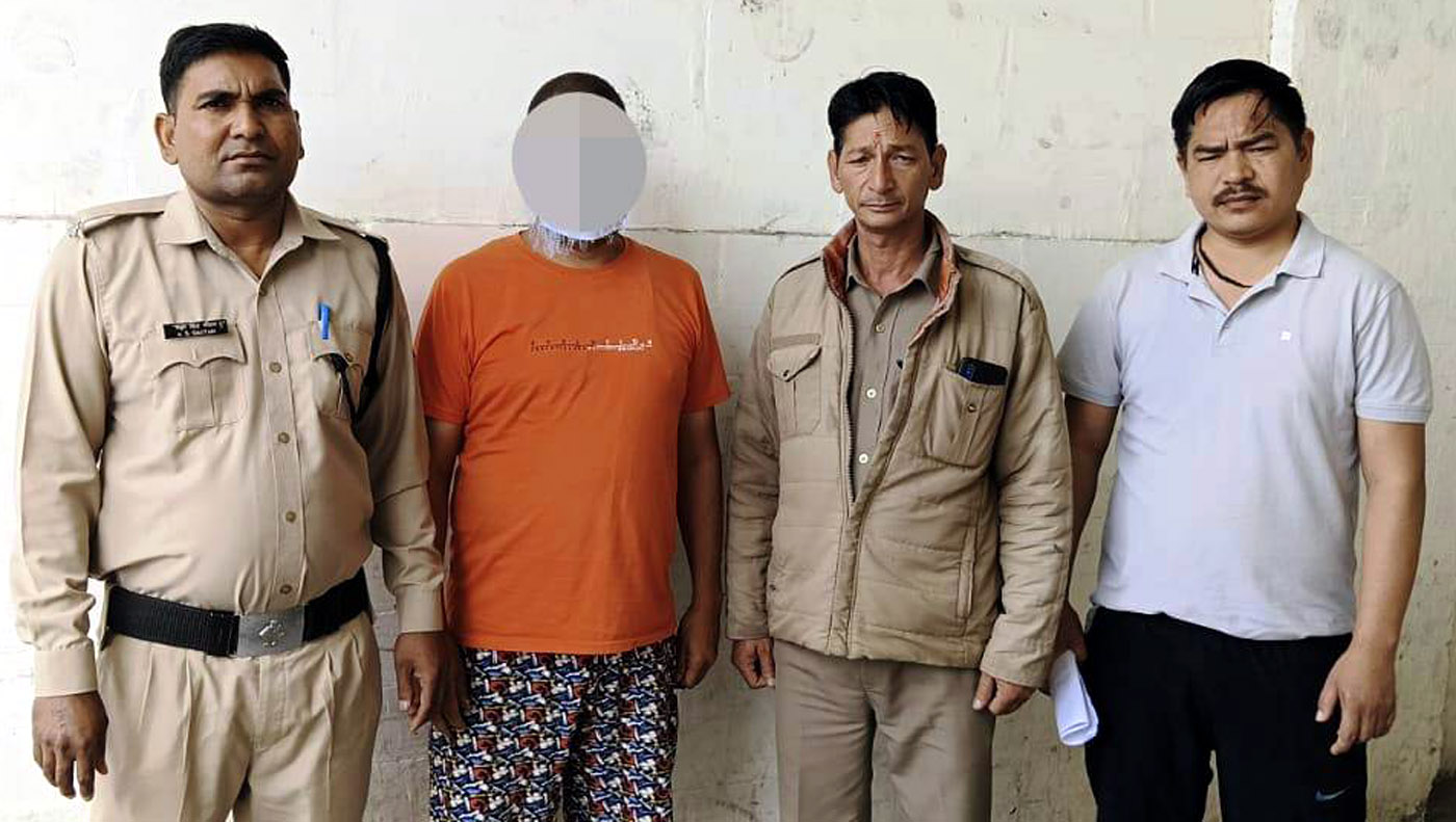 पुलिस की गिरफ्त में आरोपित। पुलिस की गिरफ्त में आरोपित।