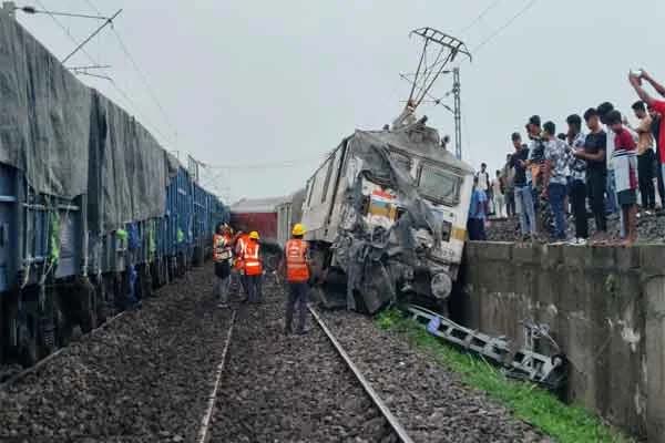 train accident in jharkhand, train accident in jharkhand,