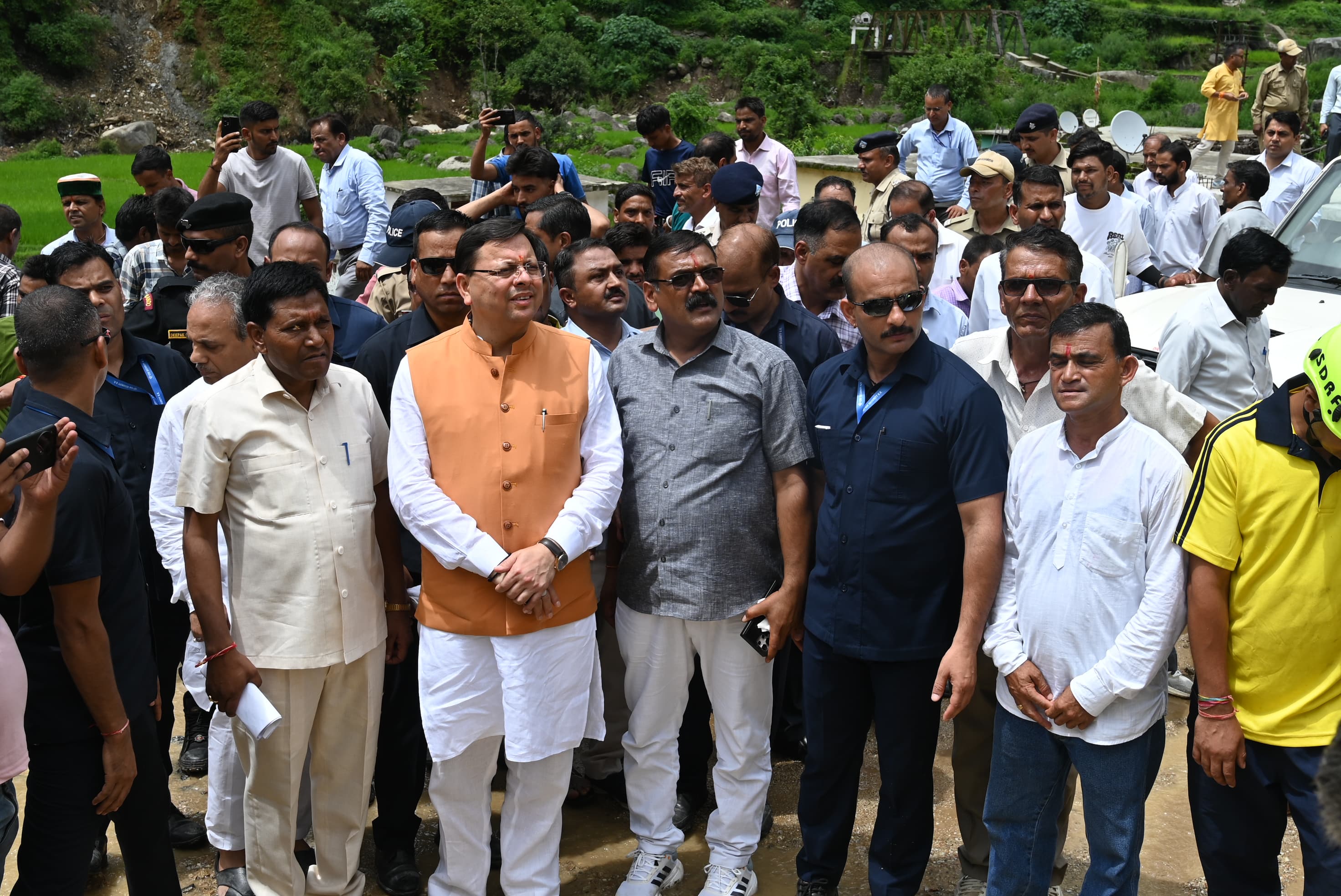 फोटो कैप्शन-31 एनटीएच 21-सीएम धामी ने मंगलवार को टिहरी के भिलंगना ब्लाक के आपदा प्रभावित क्षेत्रों का जायजा लिया फोटो कैप्शन-31 एनटीएच 21-सीएम धामी ने मंगलवार को टिहरी के भिलंगना ब्लाक के आपदा प्रभावित क्षेत्रों का जायजा लिया