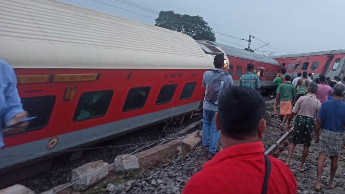 छत्तीसगढ़ से गुजरने वाली कई ट्रेनों का मार्ग परिवर्तित ,कई ट्रेनें रद्द की गई छत्तीसगढ़ से गुजरने वाली कई ट्रेनों का मार्ग परिवर्तित ,कई ट्रेनें रद्द की गई