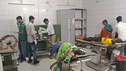 जिला अस्पताल में भर्ती घायल जिला अस्पताल में भर्ती घायल