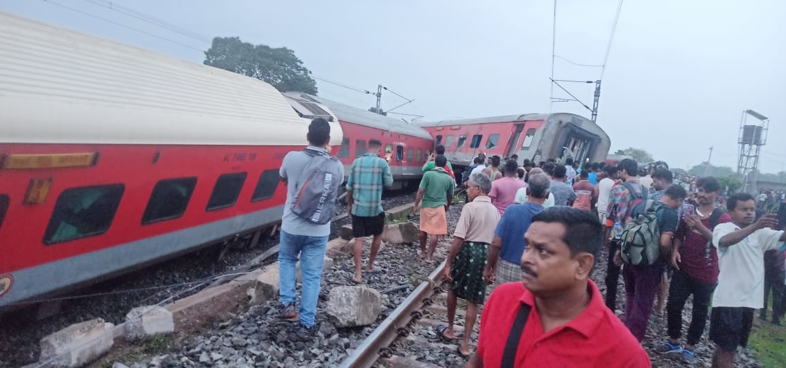 हादसे के बाद के सूरत-ए-हाल। हादसे के बाद के सूरत-ए-हाल।