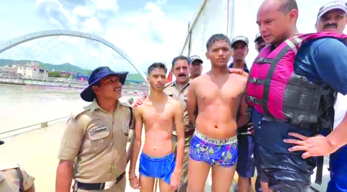 डूबने से बचाए गए युवक