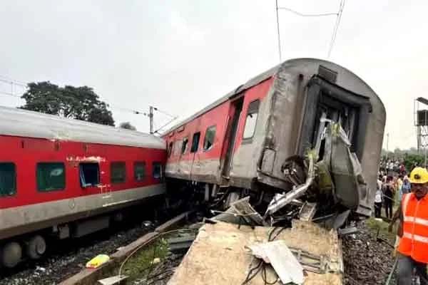 train accident in jharkhand, train accident in jharkhand,