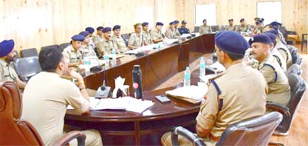 एसएसपी पीएन मीणा ने ली मासिक अपराध समीक्षा बैठक एसएसपी पीएन मीणा ने ली मासिक अपराध समीक्षा बैठक
