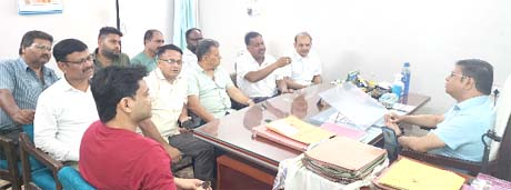 जीएसटी विभाग के ज्वाइंट कमिश्नर से मिला हल्द्वानी के व्यापारियों का शिष्टमंडल जीएसटी विभाग के ज्वाइंट कमिश्नर से मिला हल्द्वानी के व्यापारियों का शिष्टमंडल