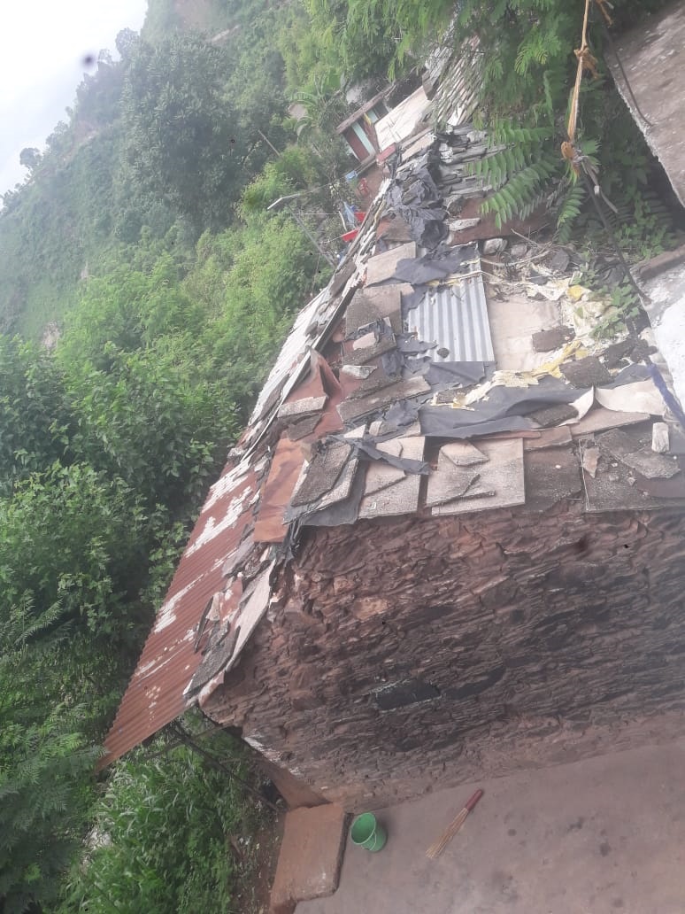 जवाड़ी स्थित सुरेन्द्र लाल का जीर्ण-शीर्ण भवन जवाड़ी स्थित सुरेन्द्र लाल का जीर्ण-शीर्ण भवन