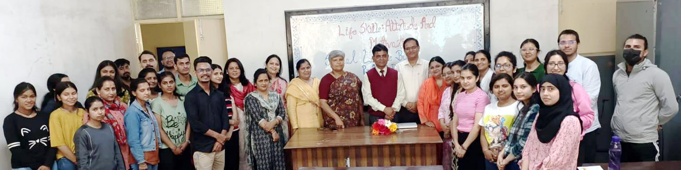 व्याख्यानमाला में उपस्थित प्राध्यापक एवं छात्र-छात्राएं। व्याख्यानमाला में उपस्थित प्राध्यापक एवं छात्र-छात्राएं।