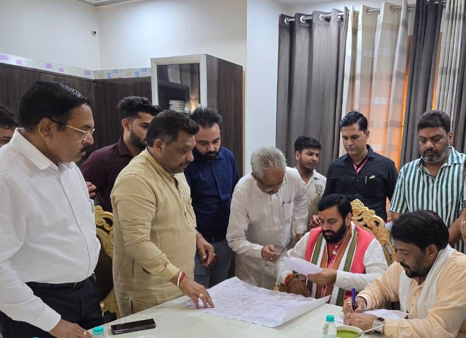 मुख्यमंत्री समस्या सुनते ग मुख्यमंत्री समस्या सुनते ग