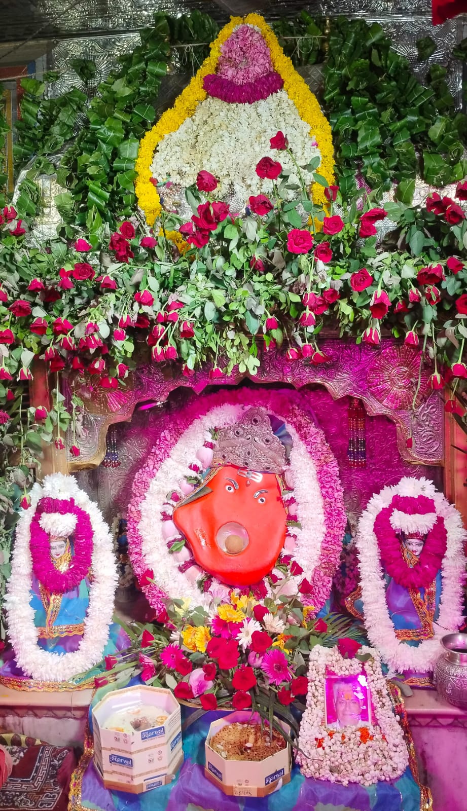 परकोटा गणेश मंदिर में सजी लहरिया झांकी परकोटा गणेश मंदिर में सजी लहरिया झांकी