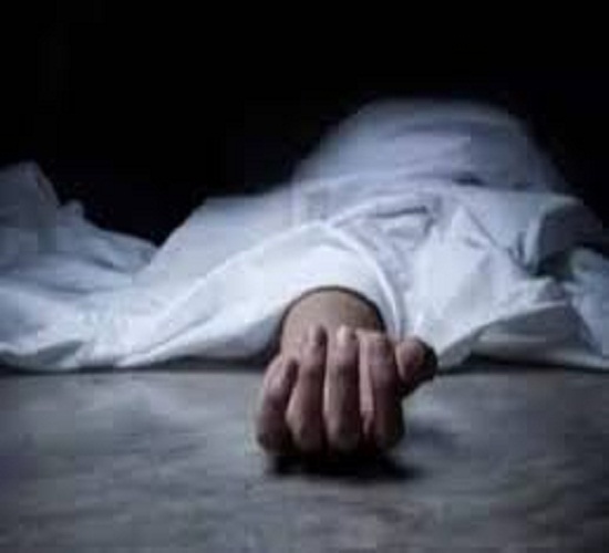 कानपुर: बेकाबू मोटरसाइकिल दीवार से भिड़ी, एक युवक की मौत,साथी घायल कानपुर: बेकाबू मोटरसाइकिल दीवार से भिड़ी, एक युवक की मौत,साथी घायल