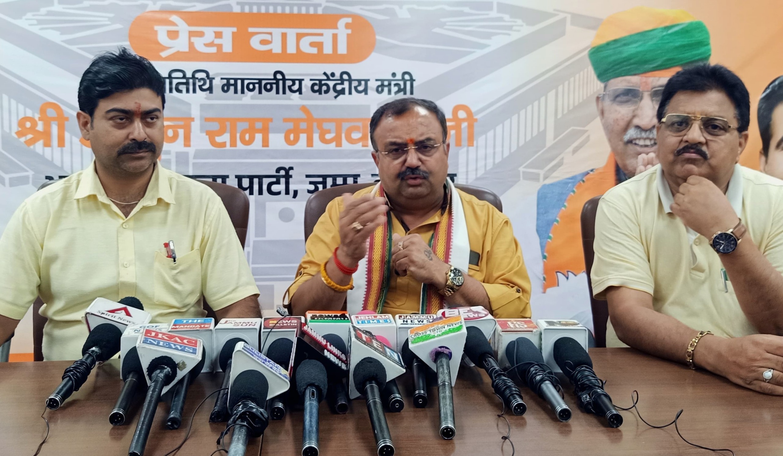 गैर मुमकिन खड्डों पर हाल के निर्णयों के बाद भाजपा ने इसकी प्रक्रिया को सरल बनाने की अपील की गैर मुमकिन खड्डों पर हाल के निर्णयों के बाद भाजपा ने इसकी प्रक्रिया को सरल बनाने की अपील की
