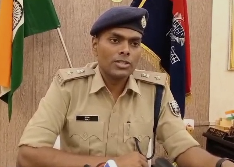 जानकारी देते सिटी एसपी जानकारी देते सिटी एसपी