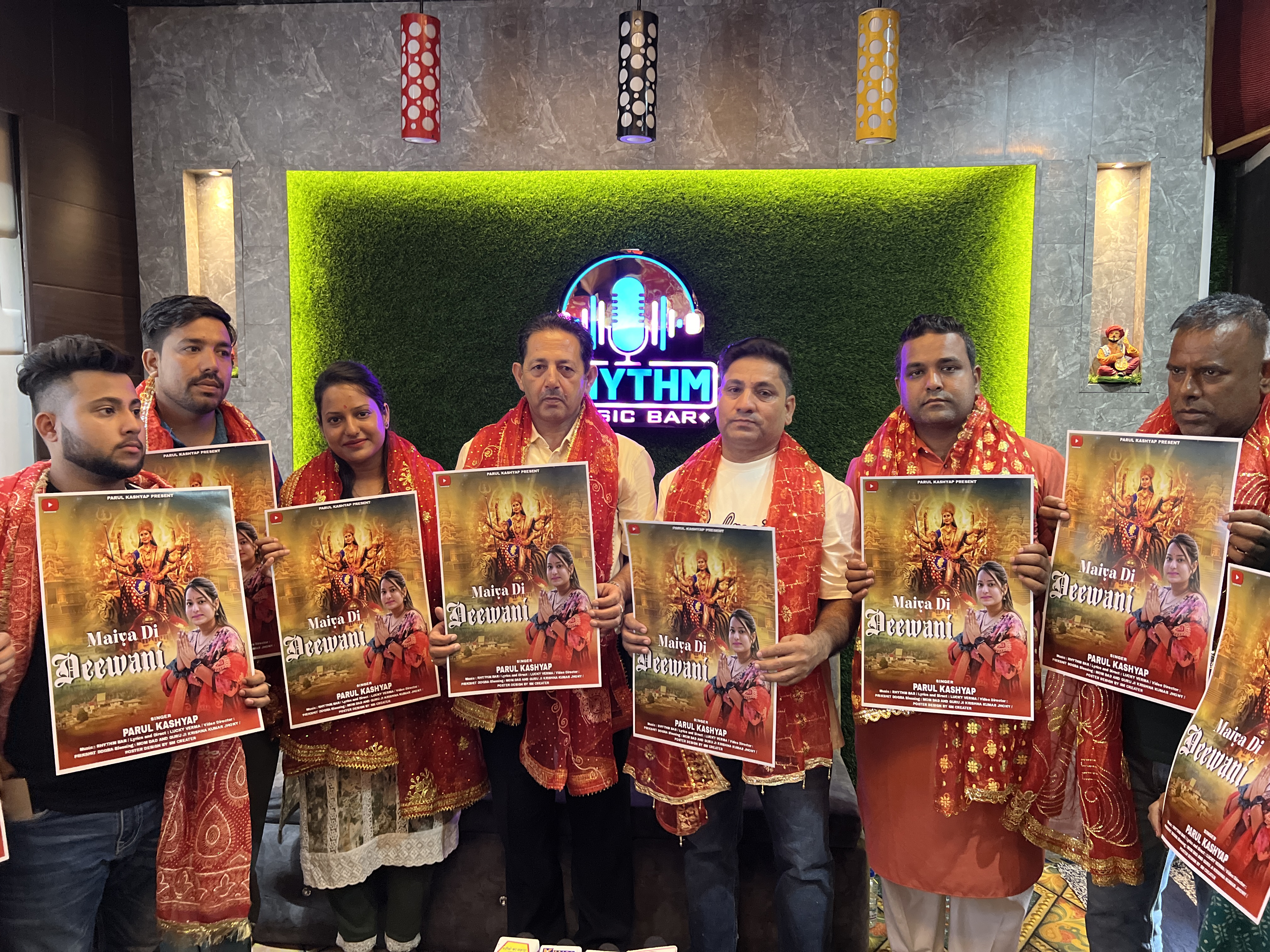 मैया दी दीवानी नामक भक्ति गीत एलबम का विमोचन किया मैया दी दीवानी नामक भक्ति गीत एलबम का विमोचन किया