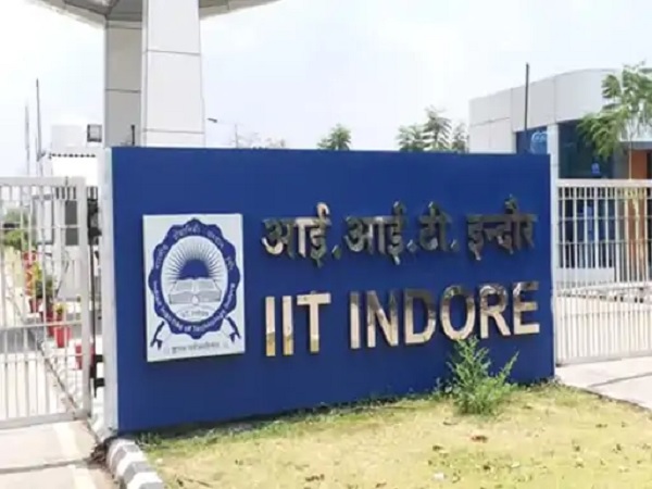 इंदौर : आईआईटी इंदौर को बम से उड़ाने की धमकी देने वाला आरोपित पकड़ाया इंदौर : आईआईटी इंदौर को बम से उड़ाने की धमकी देने वाला आरोपित पकड़ाया
