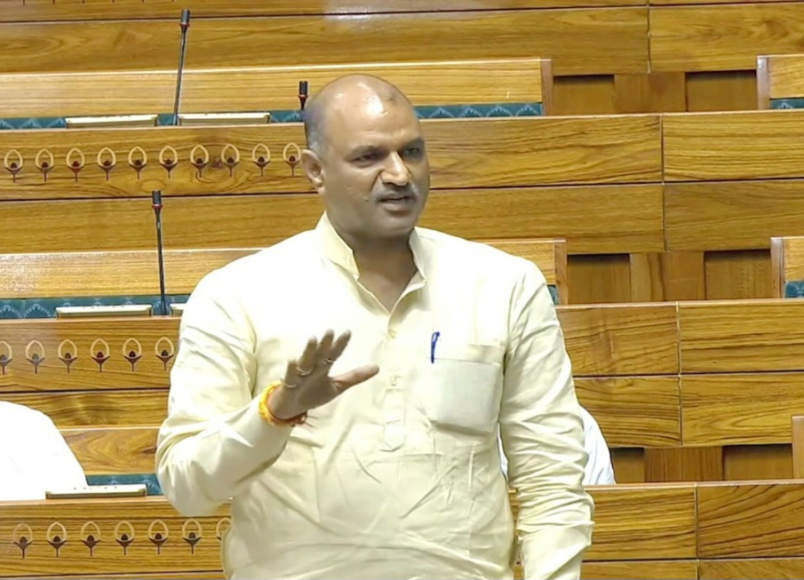 लोकसभा में मीरा स्मृति संस्थान को लेकर विषय रखते चित्तौड़गढ़ सांसद। लोकसभा में मीरा स्मृति संस्थान को लेकर विषय रखते चित्तौड़गढ़ सांसद।