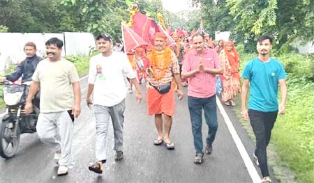 कांवड़ियों के जत्थे का गौलापार में हुआ स्वागत कांवड़ियों के जत्थे का गौलापार में हुआ स्वागत