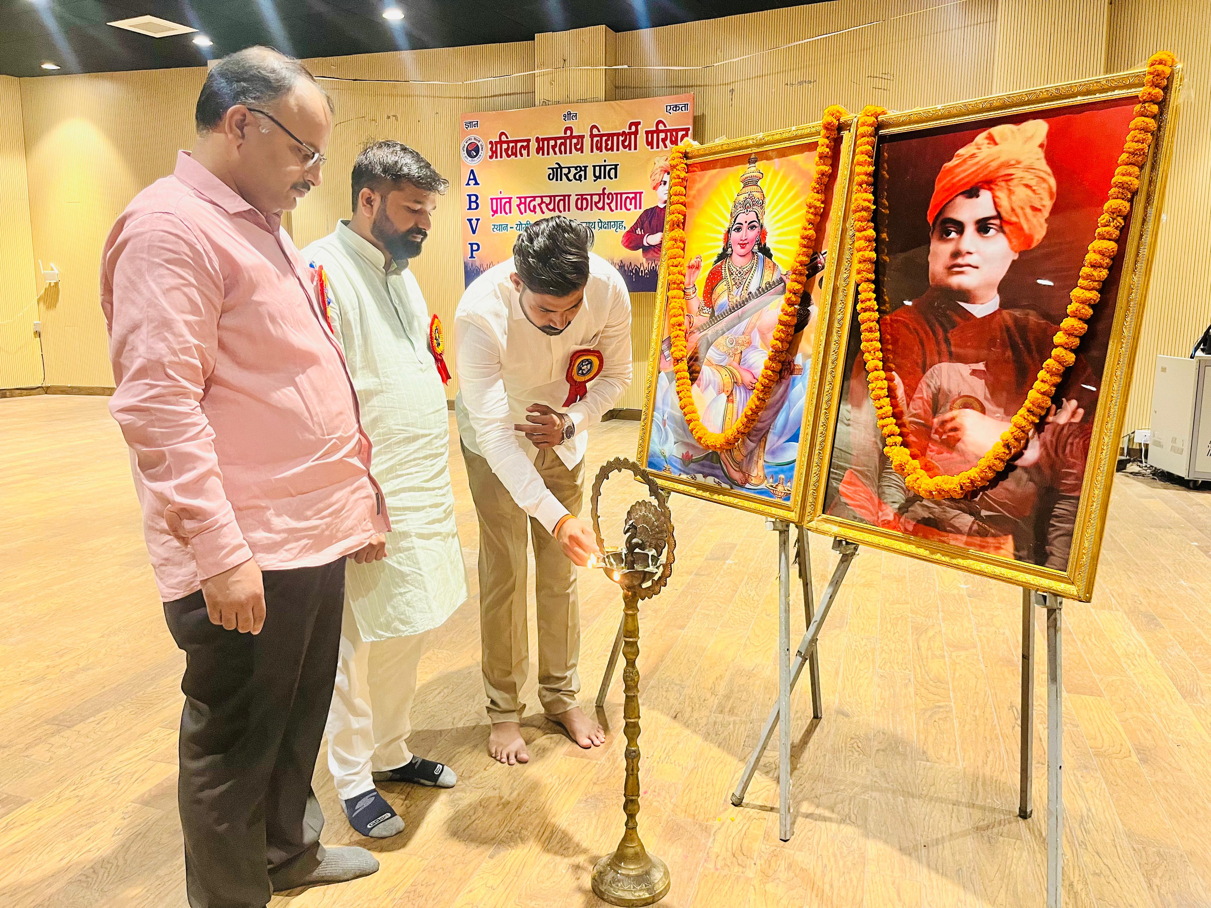 गोरक्ष प्रांत में 6 लाख 6 हजार 212 सदस्य बनाएगी अभाविप :- मयंक राय गोरक्ष प्रांत में 6 लाख 6 हजार 212 सदस्य बनाएगी अभाविप :- मयंक राय