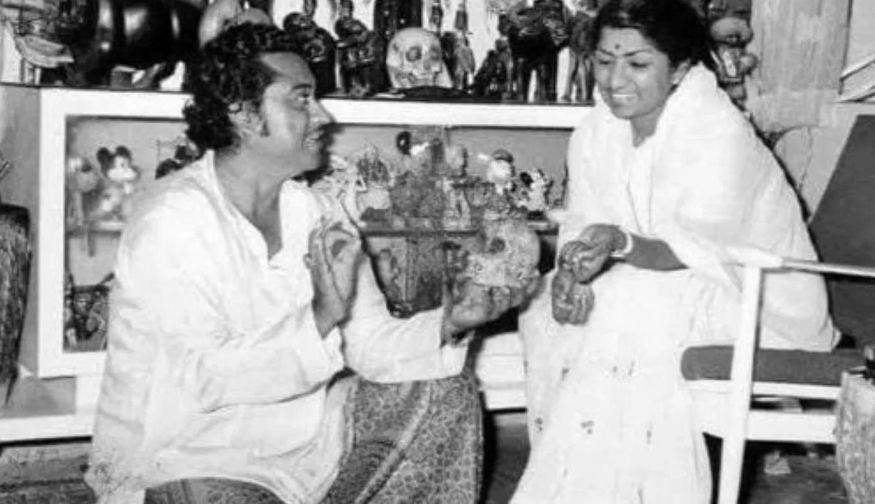 किशोर कुमार और लता मंगेशकर (बाएं से दाएं)। फोटो-इंटरनेट मीडिया किशोर कुमार और लता मंगेशकर (बाएं से दाएं)। फोटो-इंटरनेट मीडिया