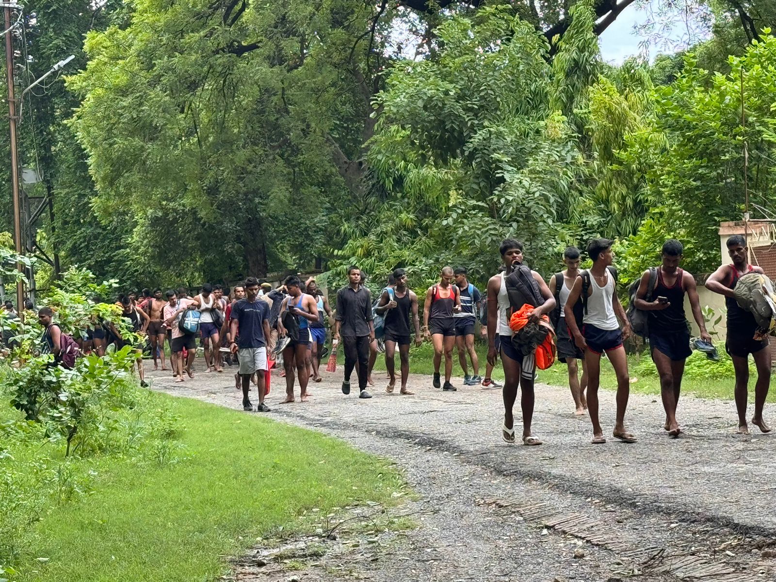 अग्निवीर सेना भर्ती रैली में भाग लेने के लिए आए युवा: फोटो बच्चा गुप्ता अग्निवीर सेना भर्ती रैली में भाग लेने के लिए आए युवा: फोटो बच्चा गुप्ता