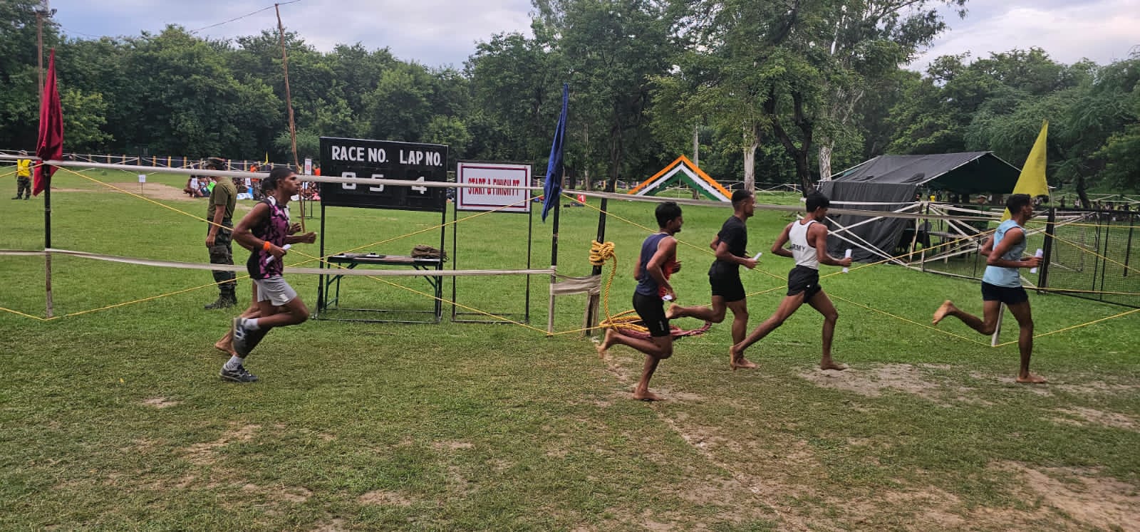अग्निवीर सेना भर्ती रैली में भाग लेने के लिए आए युवा: फोटो बच्चा गुप्ता अग्निवीर सेना भर्ती रैली में भाग लेने के लिए आए युवा: फोटो बच्चा गुप्ता