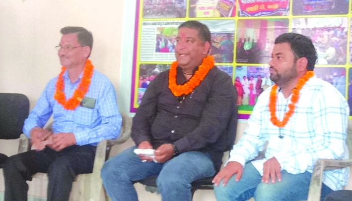 निर्वाचित पदाधिकारी निर्वाचित पदाधिकारी