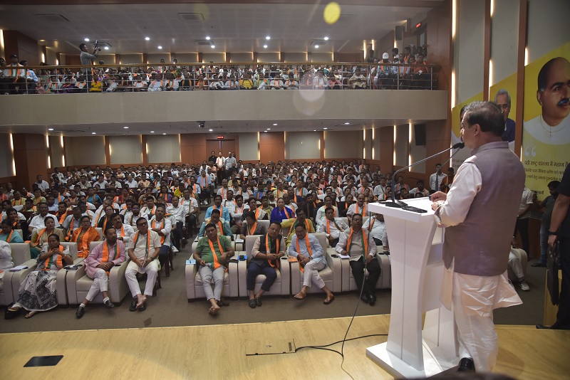 असम प्रदेश भाजपा मुख्यालय में सदस्यता अभियान के लिए प्रशिक्षण कार्यक्रम आयोजित किये जाने का दृश्य। असम प्रदेश भाजपा मुख्यालय में सदस्यता अभियान के लिए प्रशिक्षण कार्यक्रम आयोजित किये जाने का दृश्य।