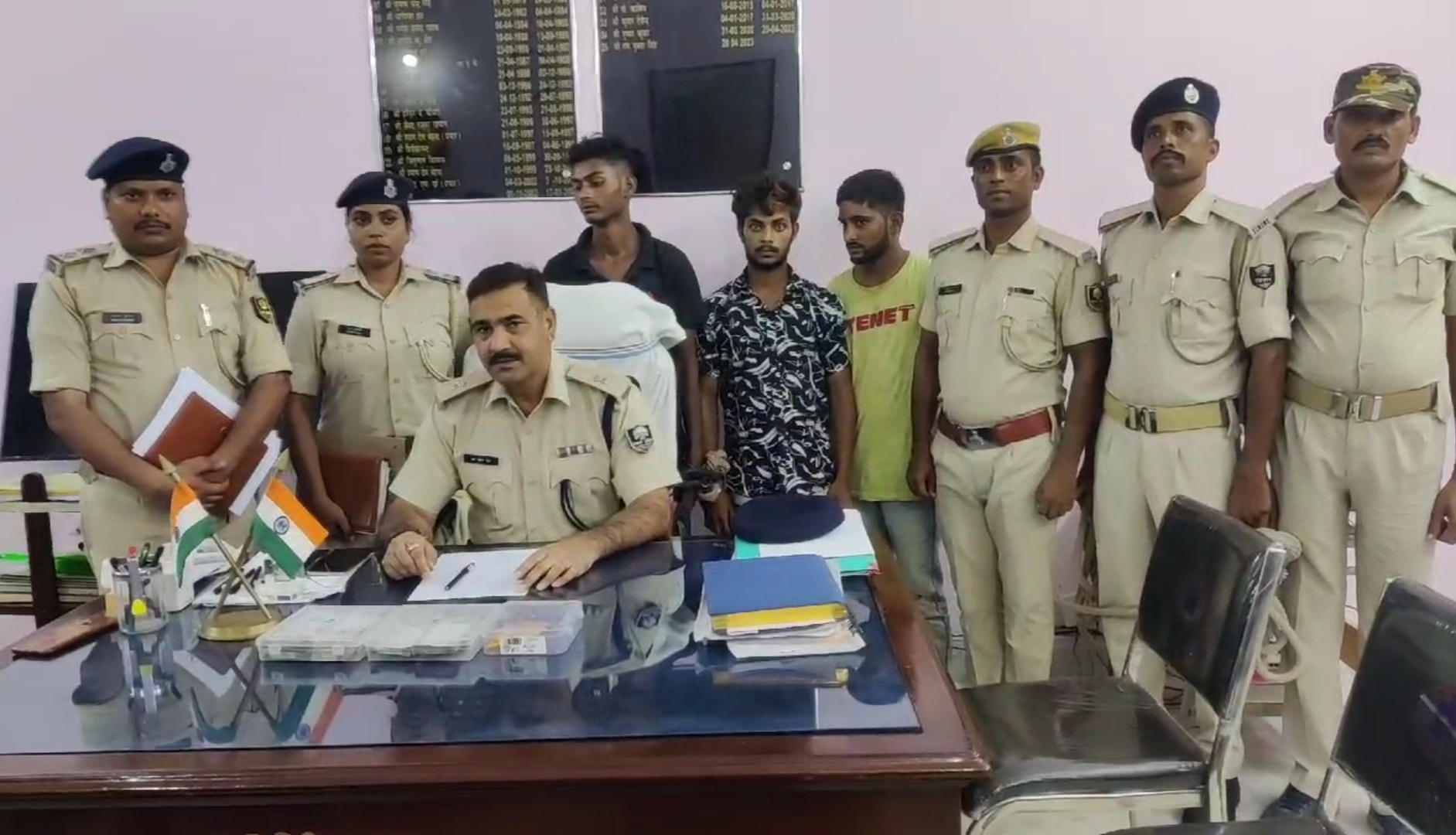 अररिया फोटो: एएसपी पीसी में जानकारी देते अररिया फोटो: एएसपी पीसी में जानकारी देते