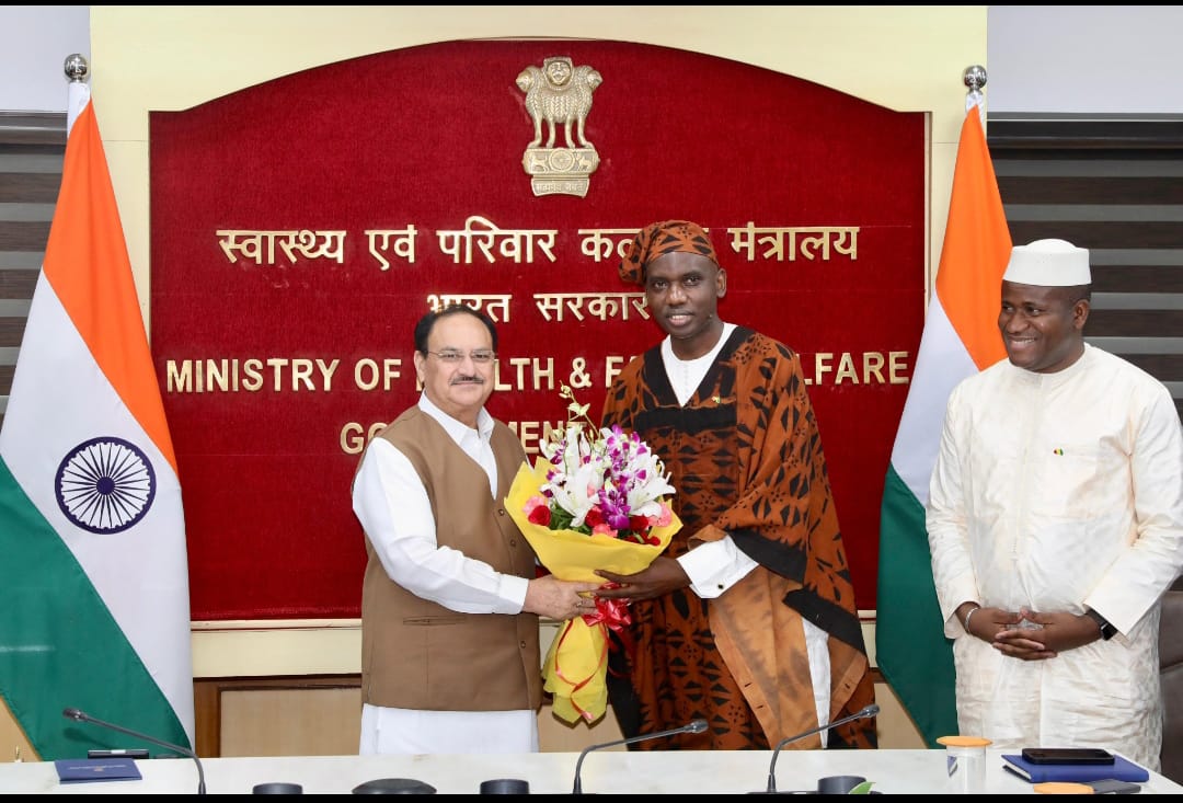 जे पी नड्डा ने गिनी प्रतिनिधिमंडल से की मुलाकात जे पी नड्डा ने गिनी प्रतिनिधिमंडल से की मुलाकात