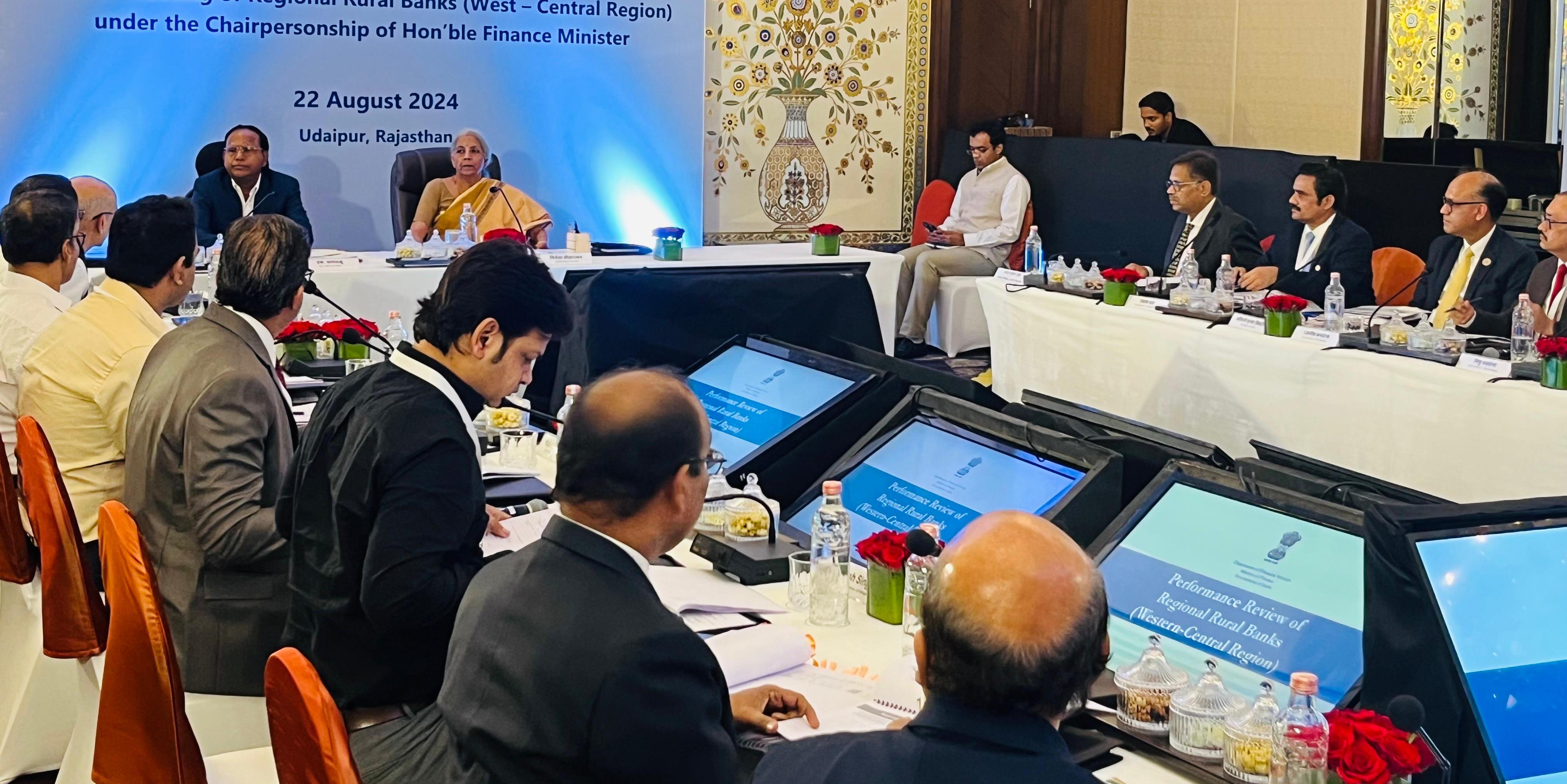 बैकिंग पहुंच बढ़ाकर विकसित भारत के संकल्प को करें साकार: वित्त मंत्री सीतारमण बैकिंग पहुंच बढ़ाकर विकसित भारत के संकल्प को करें साकार: वित्त मंत्री सीतारमण
