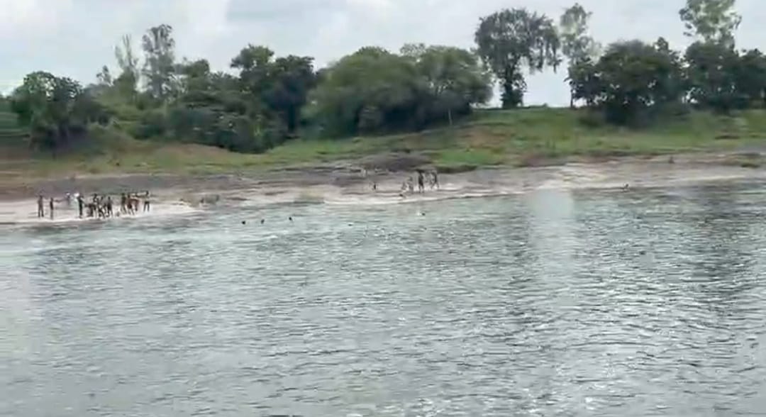 राजगढ़ःपार्वती नदी बहा युवक, तलाश जारी राजगढ़ःपार्वती नदी बहा युवक, तलाश जारी