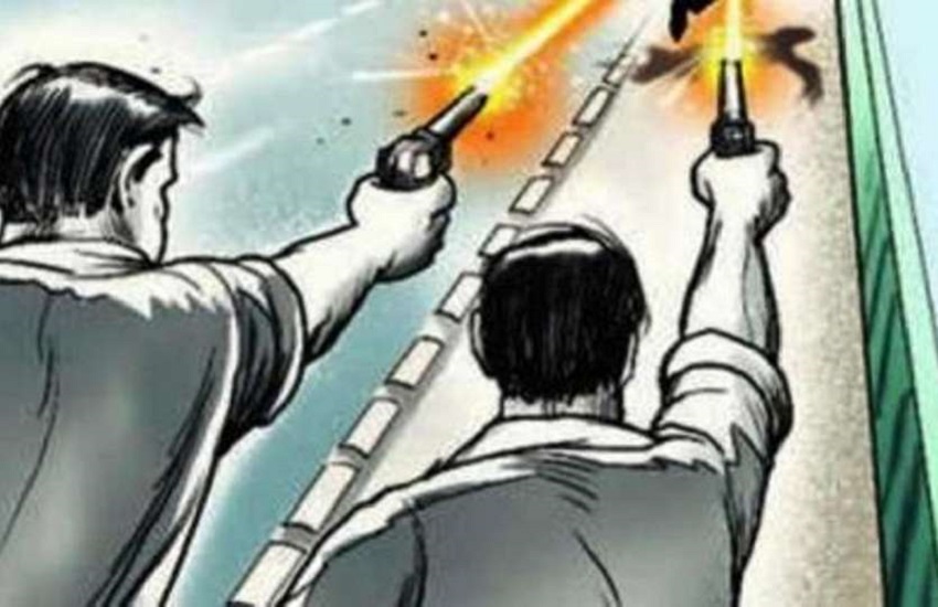 बाइक सवार बदमाशों ने उप स्टेशन अधीक्षक को मारी गोली बाइक सवार बदमाशों ने उप स्टेशन अधीक्षक को मारी गोली