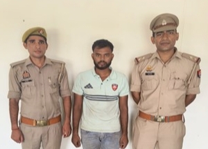 गिरफ्तार आरोपी पुलिस गिरफ्त में गिरफ्तार आरोपी पुलिस गिरफ्त में