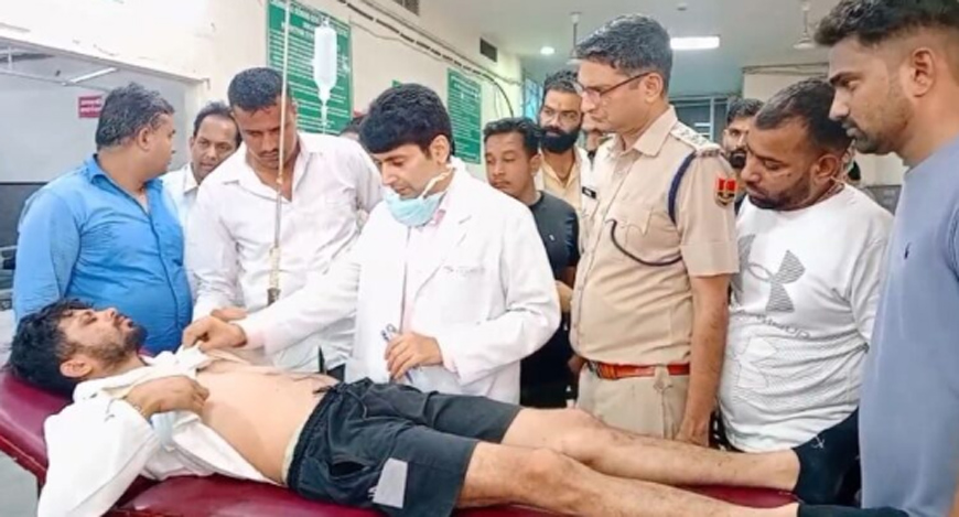 सड़क हादसे में तीन जनों की मौत, कार के परखच्चे उड़ गये सड़क हादसे में तीन जनों की मौत, कार के परखच्चे उड़ गये