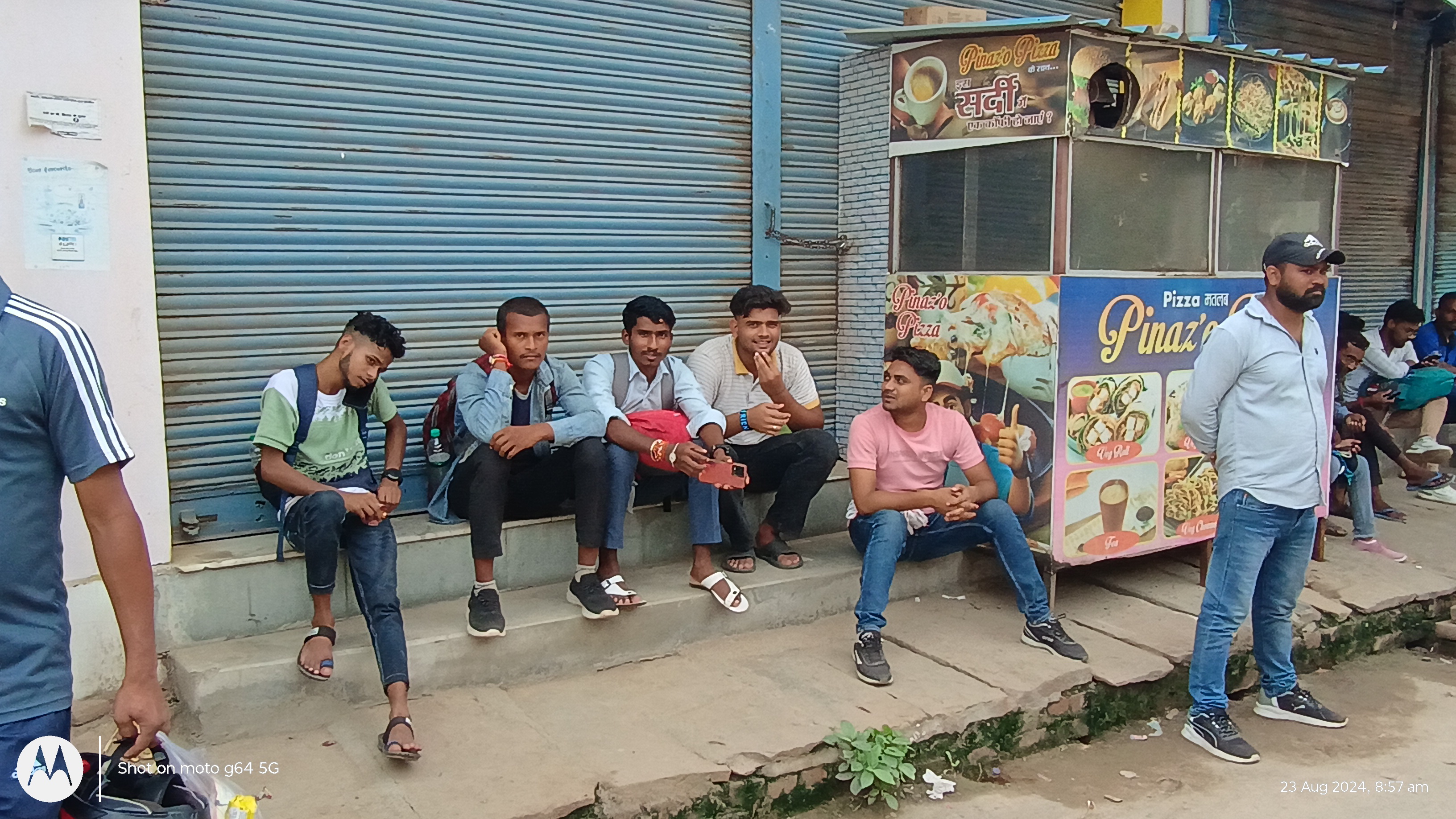 जौनपुर में आज से 34 केंद्रों पर हो रही आरक्षी भर्ती परीक्षा जौनपुर में आज से 34 केंद्रों पर हो रही आरक्षी भर्ती परीक्षा