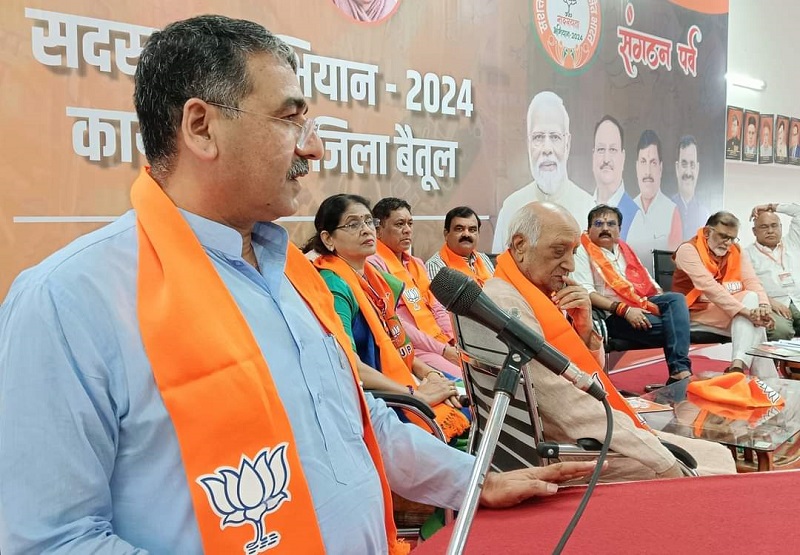 भाजपा जितनी मजबूत होगी, देश भी उतना ही मजबूत होगा: हितानंद शर्मा भाजपा जितनी मजबूत होगी, देश भी उतना ही मजबूत होगा: हितानंद शर्मा